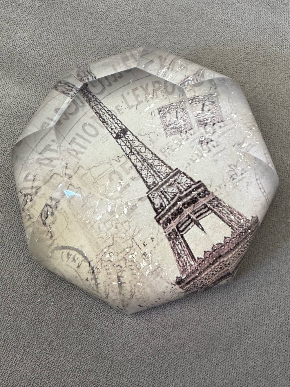 Eiffel Tower Decorative Dome Glass Paperweight – Eiffel Tower Paris Souvenir